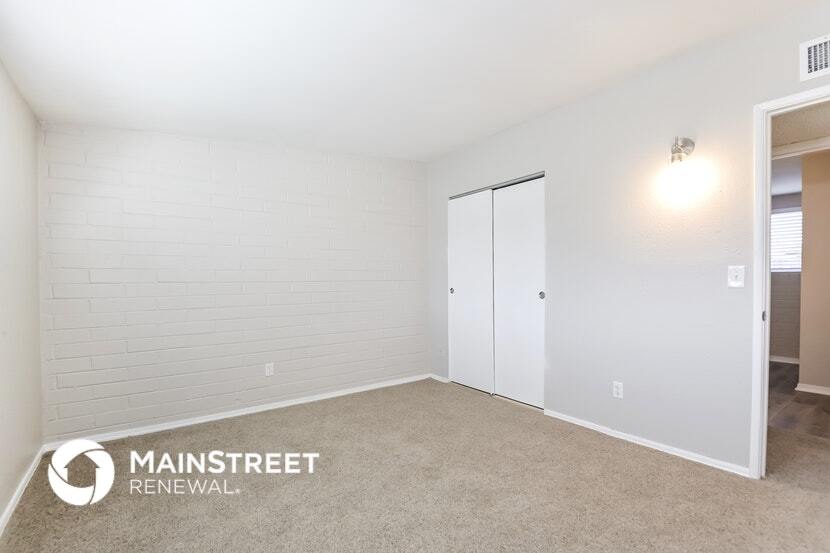 Building Photo - 8601 E Mormon Dr