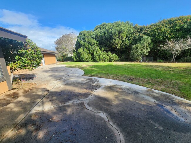 Building Photo - Spacious Grover Beach Home