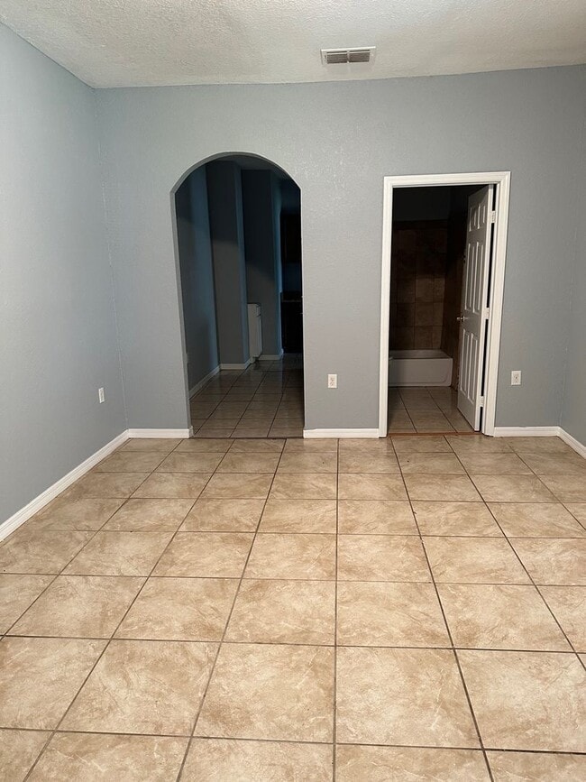 Building Photo - 2 Bed/2 Bath in Haines City - ready for immediate move in!