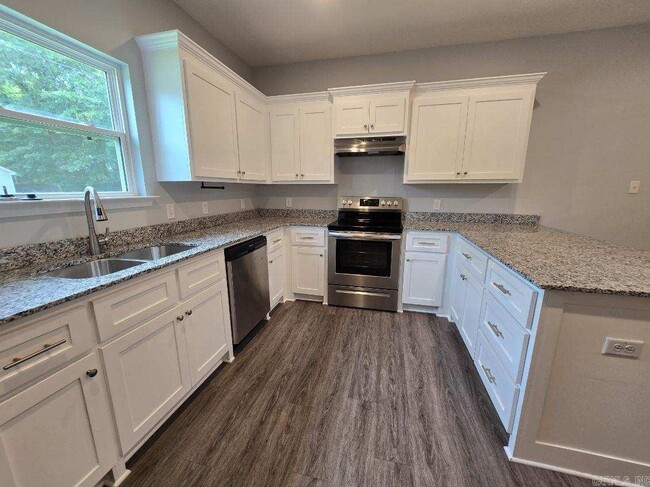 Building Photo - 802 Schley