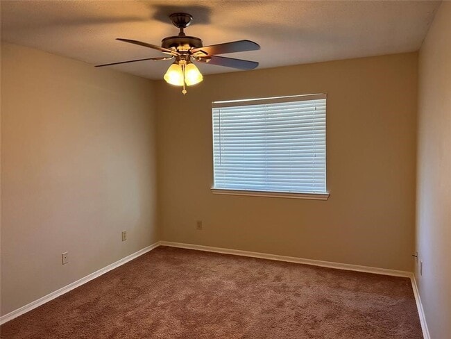 Building Photo - 5415 Pecos St