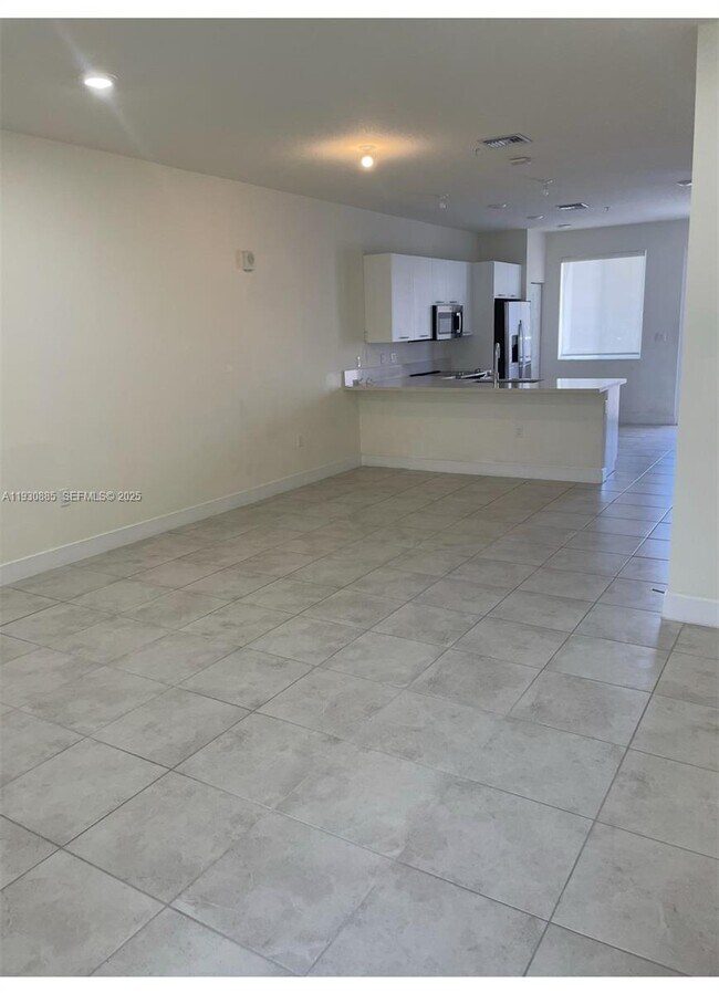 Building Photo - 6455 NW 103rd Pl