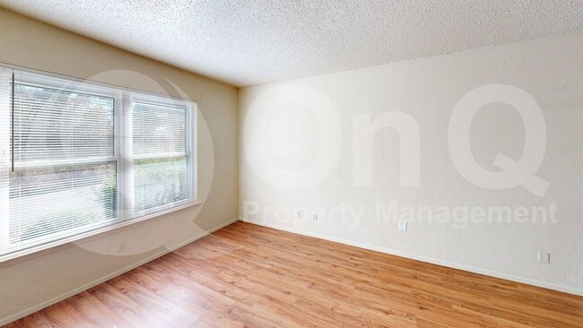 Building Photo - 410 Bryan St