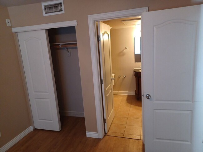 Building Photo - 3200 S Litzler Dr
