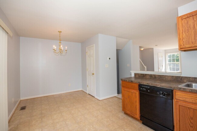 Building Photo - 3 Bed, 2.5 Bath in Martinsburg