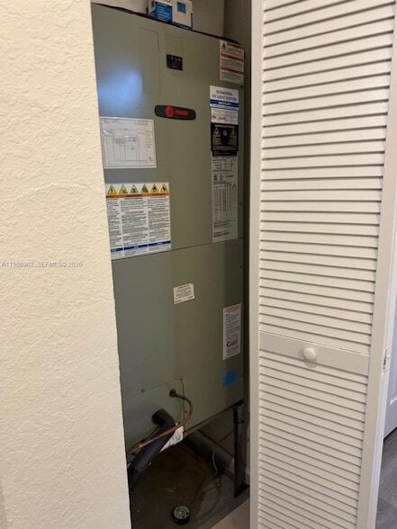 Building Photo - 144 NE 37th Terrace