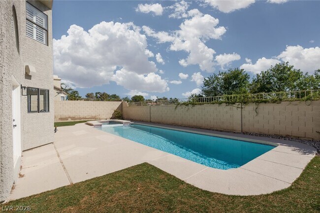 Building Photo - 3020 Donnegal Bay Dr