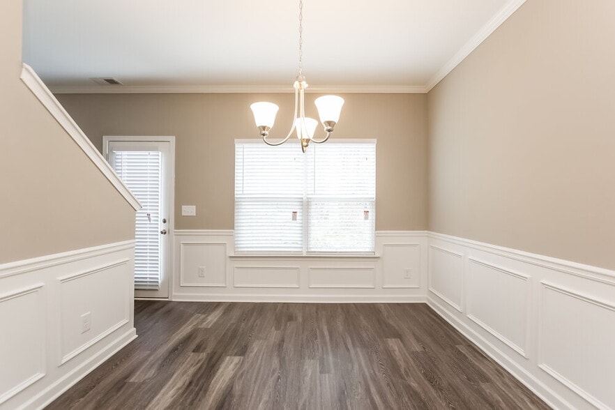 Building Photo - 466 Fieldcrest Dr