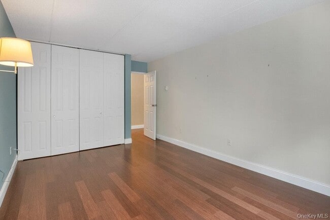 Building Photo - 128 Colonial Pkwy