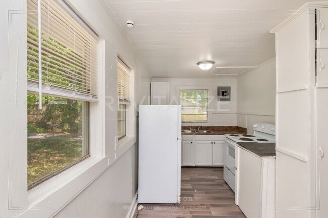 Building Photo - Newly Updated 1 Bed/1 Bath House in Mobile!