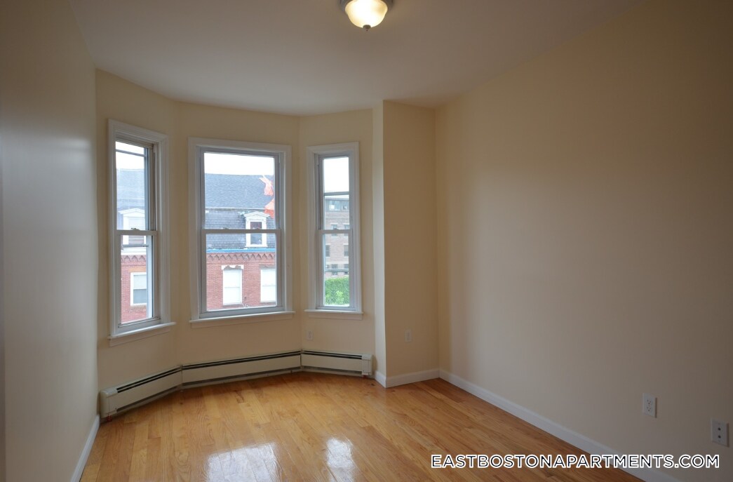 Building Photo - 16 Chelsea St