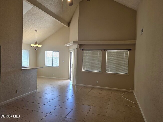 Building Photo - 1025 Desierto Luna St