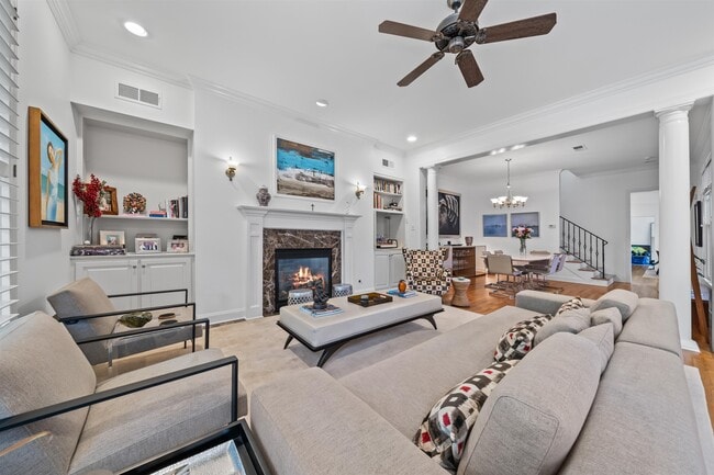 Building Photo - 556 Rienzi Dr