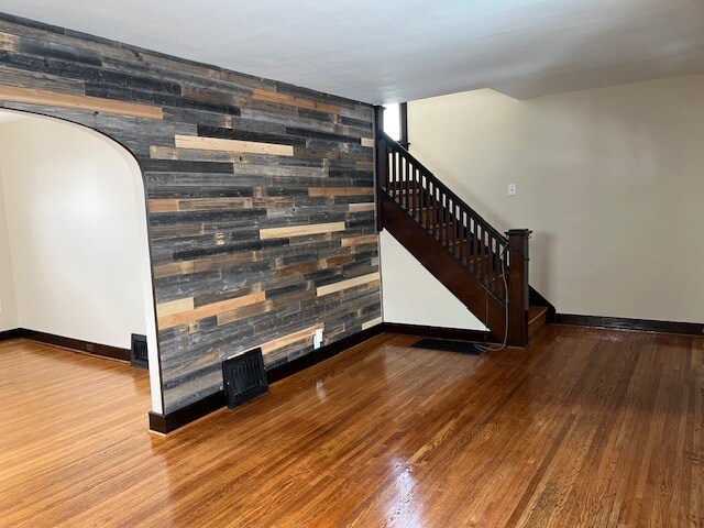 Living room - 40 Virginia St