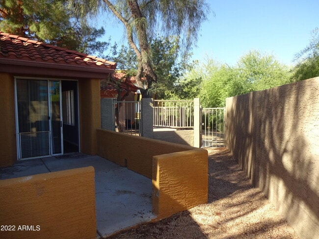 Building Photo - 2929 W Yorkshire Dr