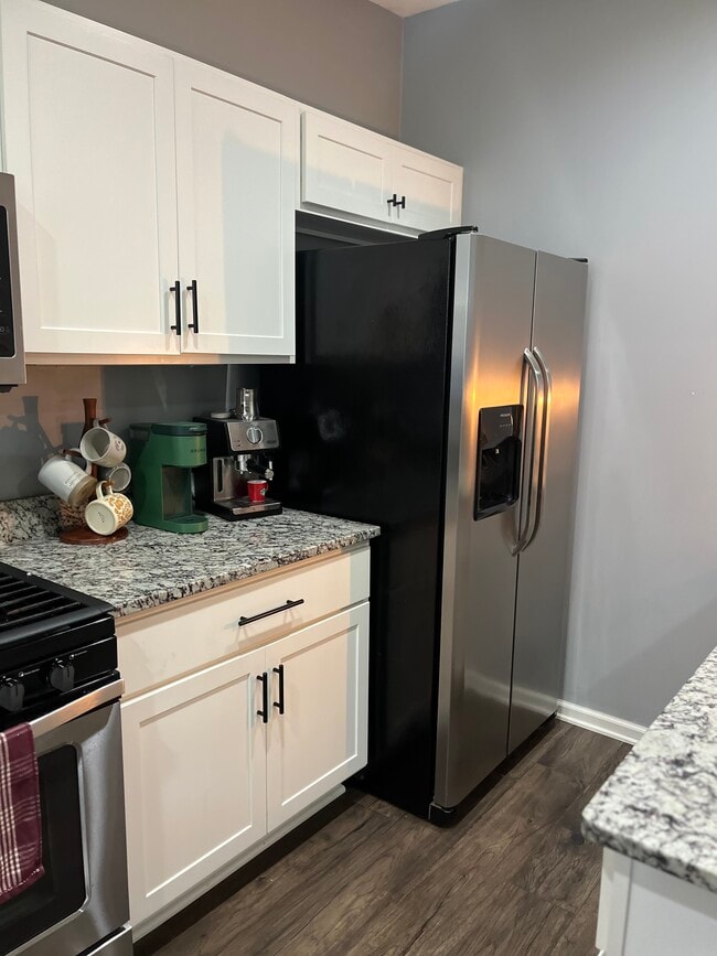 Building Photo - 5648 Winnetka Ave N