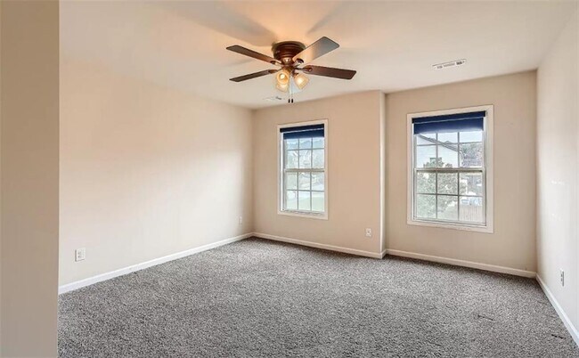 Building Photo - 710 Collingsworth Ln NE