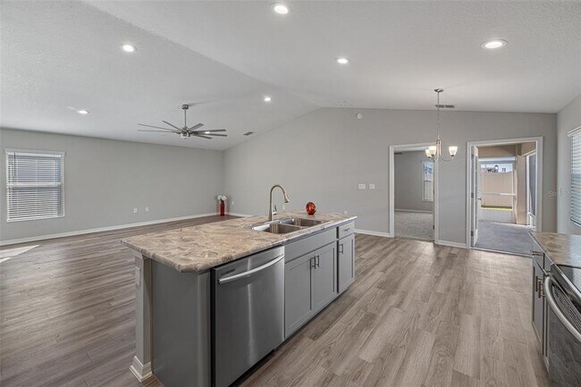 Building Photo - 378 Pentas Ln