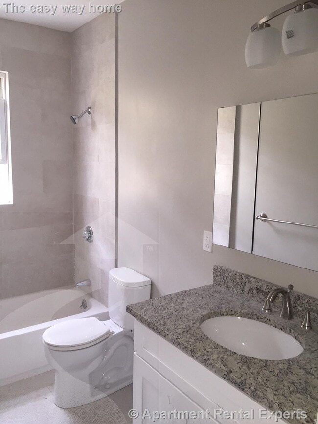 Building Photo - 94 Heath St