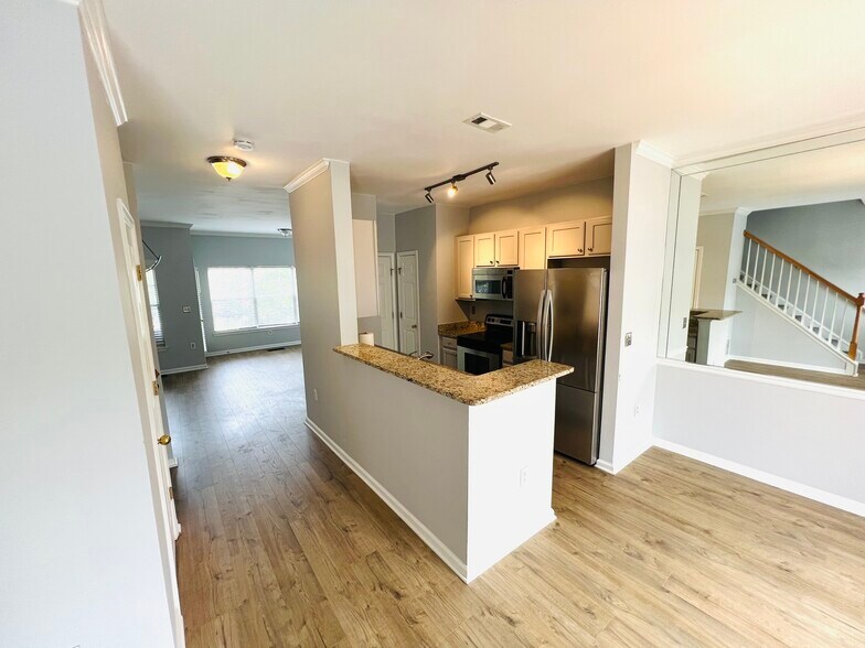 Kitchen / dining area - 1732 Pryor Rd SW