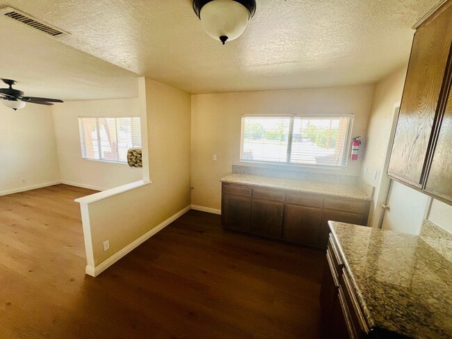 Building Photo - 3-Bedroom Hesperia Home on a Large Lot!