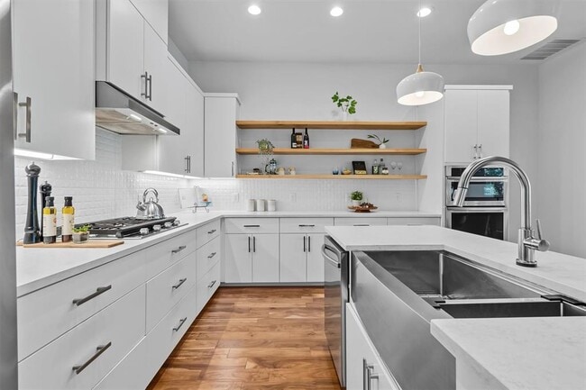 Building Photo - 2712 Oak Springs Dr