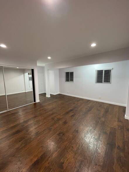 Building Photo - 12553 Chandler Blvd