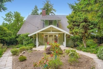 Building Photo - Seahurst Home