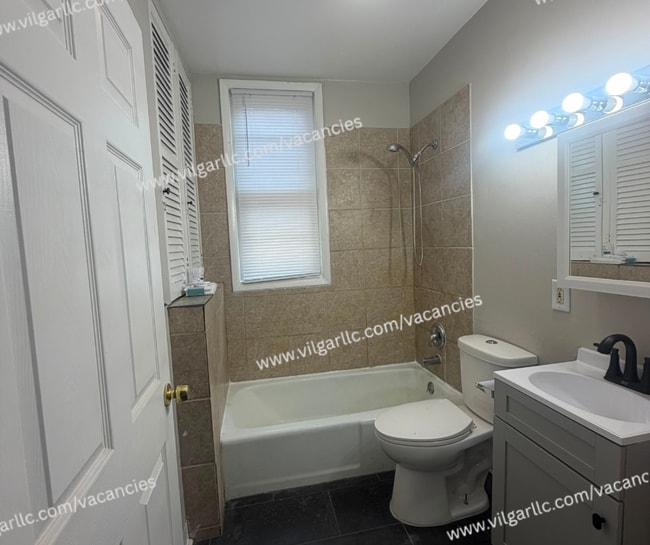 Building Photo - 4856 Magoun Ave