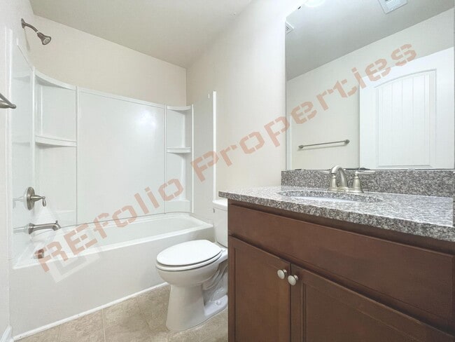 Building Photo - Beautiful 3 Bedroom, 2.5 Bathroom Townhome...