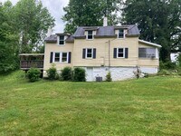 Building Photo - Charming 2 Bedroom/1.5 Bathroom Home in Cockeysville, MD!