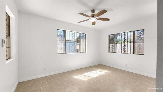 Building Photo - 9 E Dunkin Cir