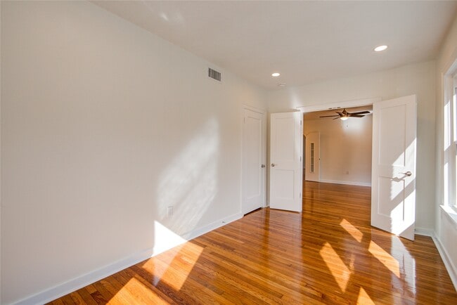 Building Photo - 2208 Blodgett St