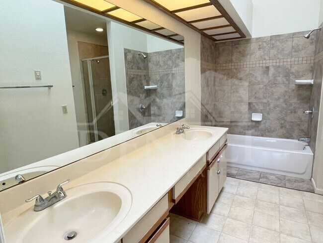 Building Photo - 10019 E Mountain View Rd