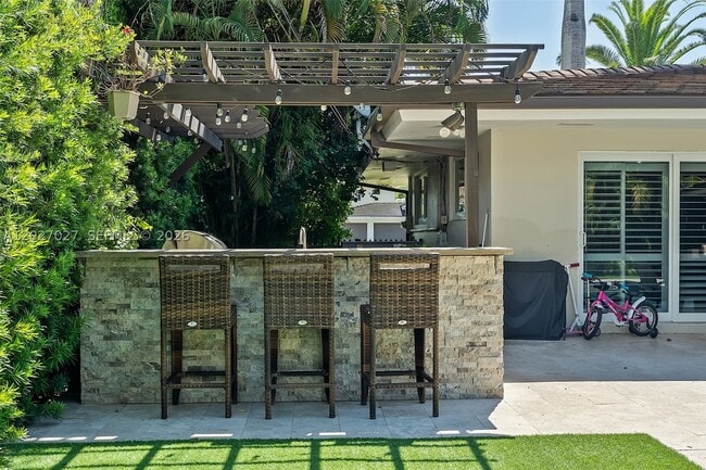 Building Photo - 4750 Alhambra Cir