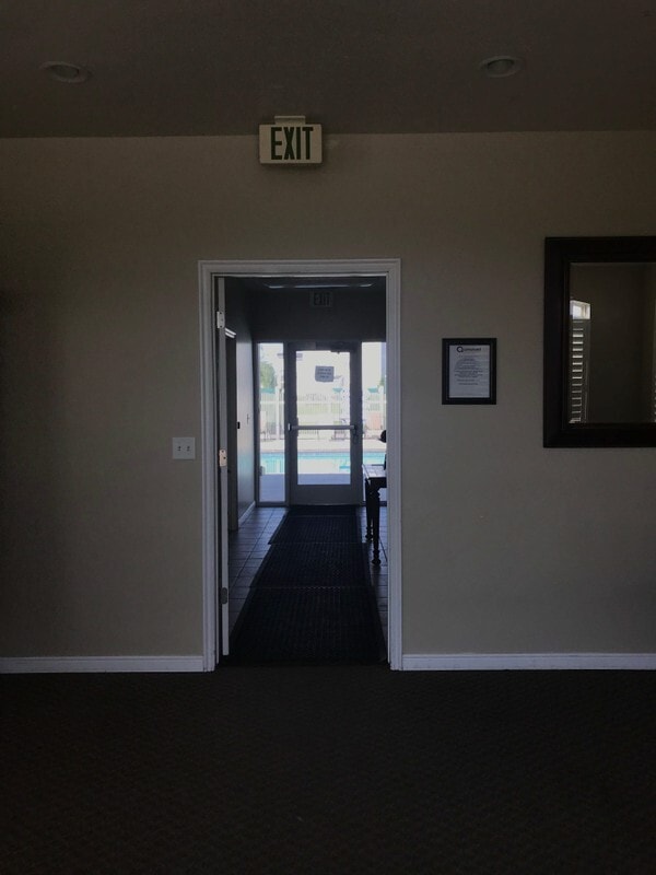 Building Photo - 213 W Ridge Rd