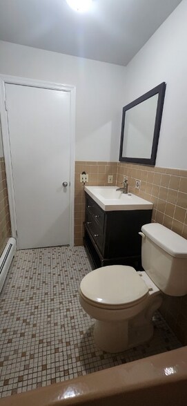 Building Photo - 219 Roosevelt St