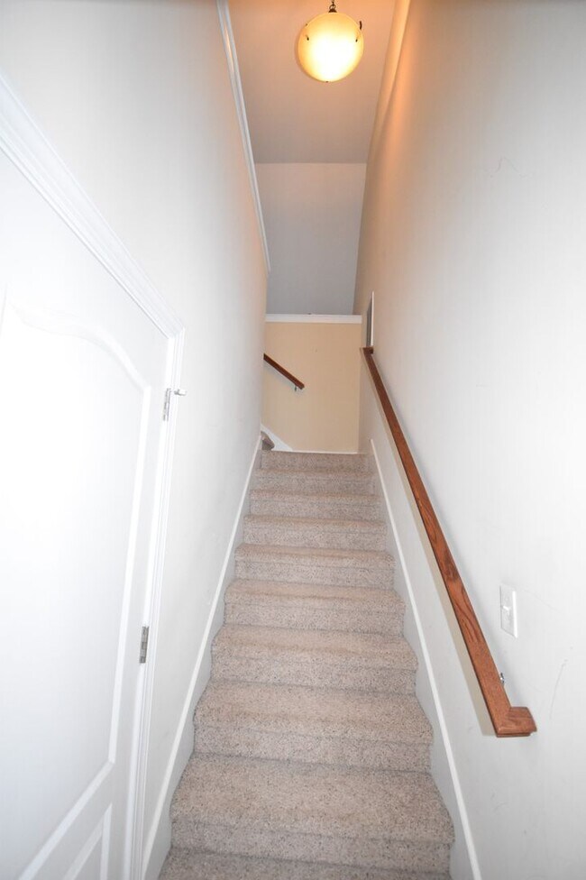 Building Photo - 3 Bedroom Pet Friendly Home For Rent Near ...
