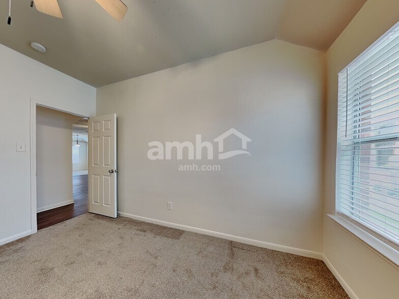 Building Photo - 16518 Barker Ranch Ct