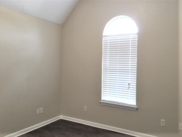 Building Photo - 1406 Siskin Dr