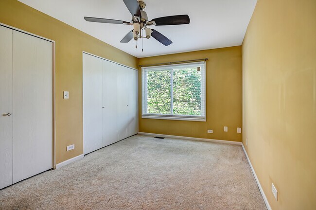 Building Photo - 7961 Knottingham Cir
