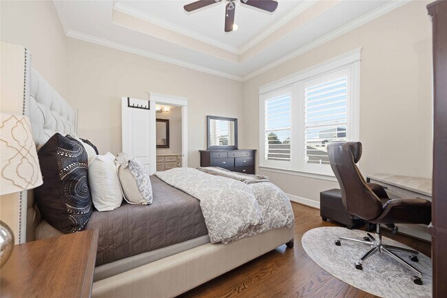 Building Photo - 621 Rutland St