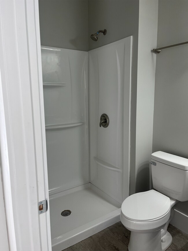 Building Photo - Beautifully Renovated 1 Bed 1 Bath