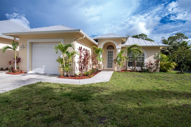 Primary Photo - 12094 Citrus Grove Blvd