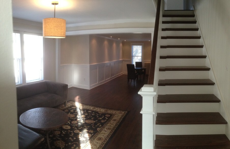 Building Photo - 2726 Colfax Ave S