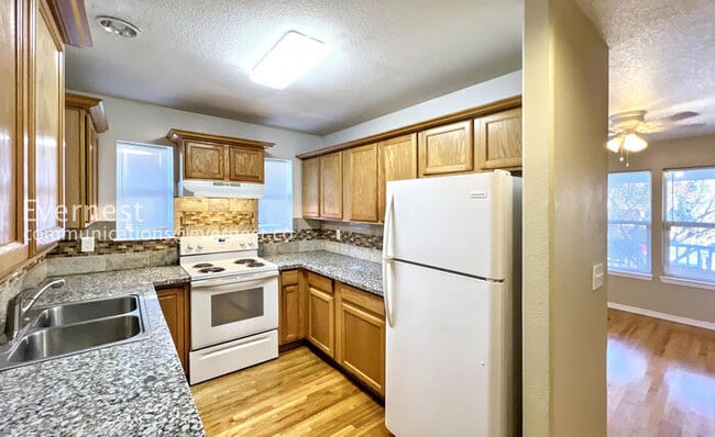 Building Photo - 6147 NE 9th Ave