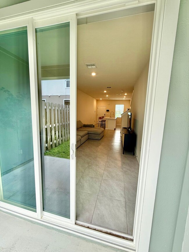 Building Photo - 2BR/3BA Townhome Sweet Townhome - Pet Frie...