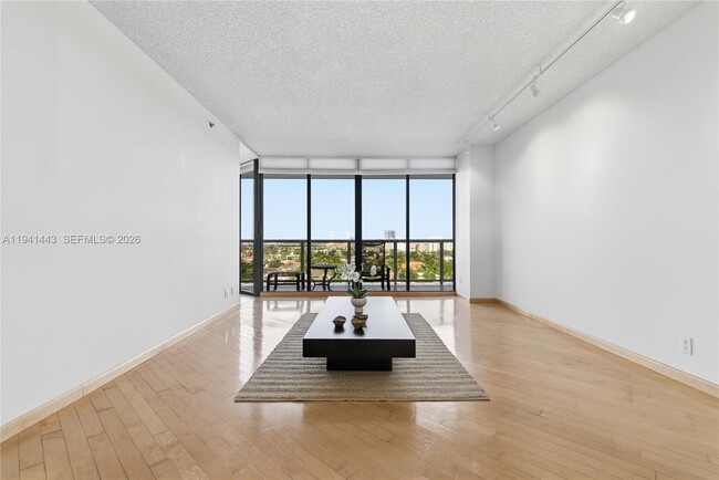 Building Photo - 3598 Yacht Club Dr