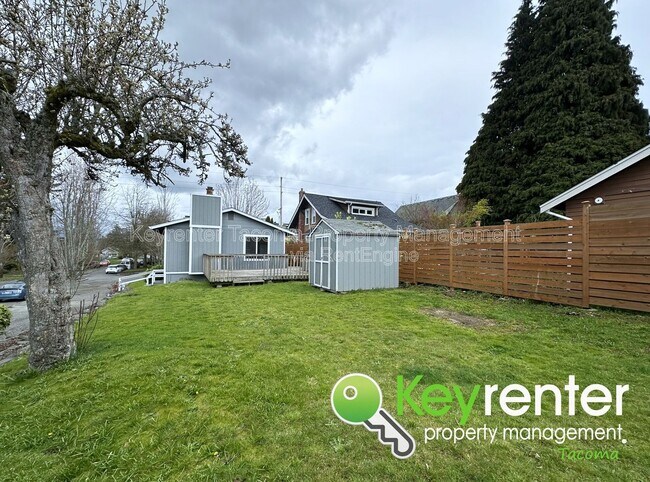 Building Photo - 2215 N Madison St