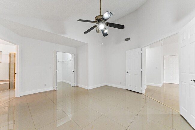 Building Photo - 5421 Helene Cir